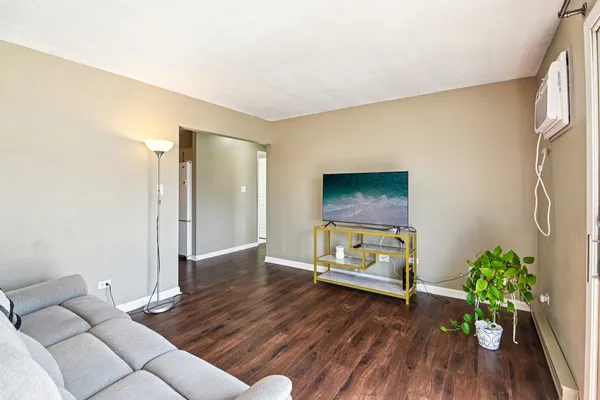 $135,000 | 220 Madison Street, Unit 2A, Joliet, IL 60435