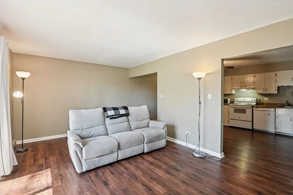 $135,000 | 220 Madison Street, Unit 2A, Joliet, IL 60435