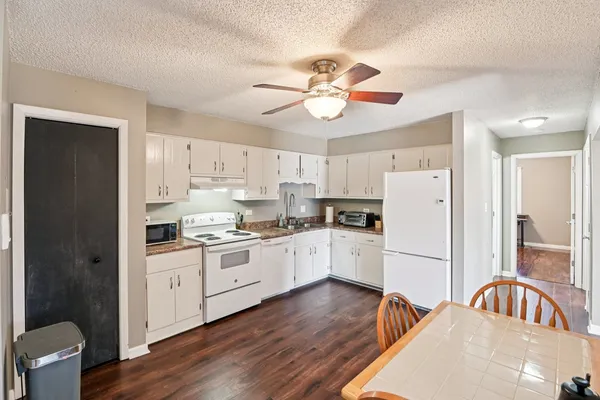 $135,000 | 220 Madison Street, Unit 2A, Joliet, IL 60435