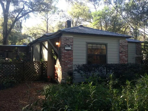$1,350 | 711 Northwest 34th Place, Gainesville, FL 32609