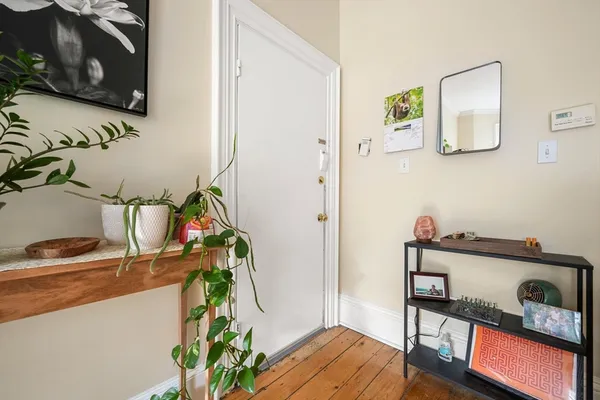 $3,250 | 104 East Brookline Street, Unit 2, Boston, MA 02118