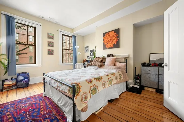 $3,250 | 104 East Brookline Street, Unit 2, Boston, MA 02118