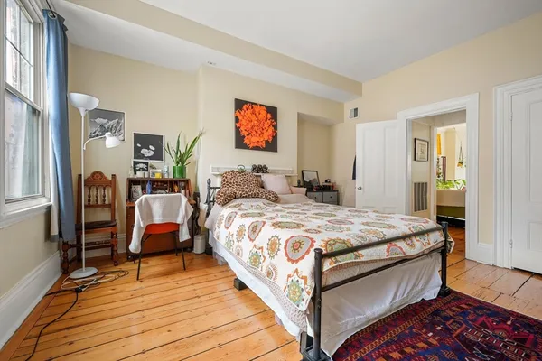 $3,250 | 104 East Brookline Street, Unit 2, Boston, MA 02118