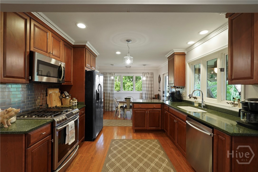 419 Walthour Road Savannah, GA 31410 - Photo 12 of 45