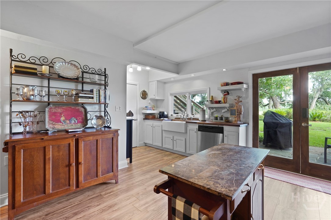 419 Walthour Road Savannah, GA 31410 - Photo 25 of 45 Downstairs kitchen