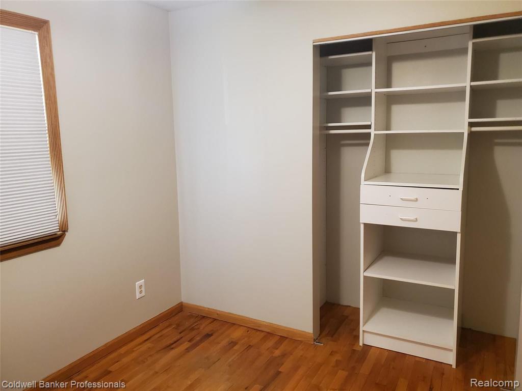 1480 West Reid Road Flint, MI 48507 - Photo 9 of 15 Gallery Image 9