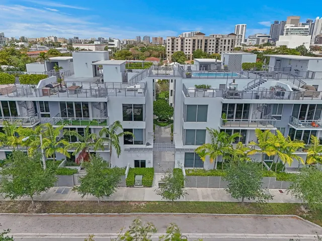 $1,399,000 | 529 Southwest 11th Street, Unit 303, Miami, FL 33129