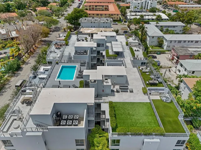 $1,399,000 | 529 Southwest 11th Street, Unit 303, Miami, FL 33129