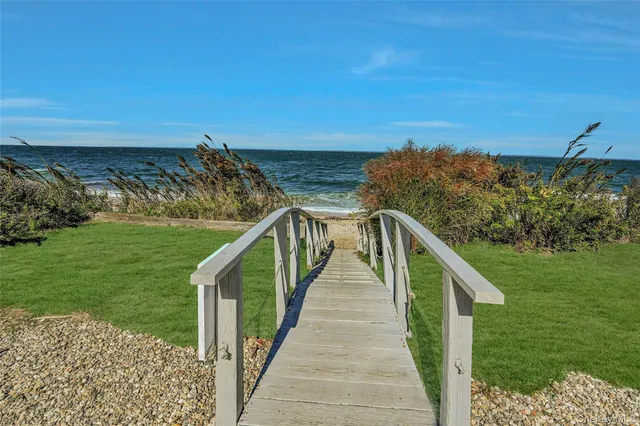 $1,450,000 | 815 Uhl Lane, Orient, NY 11957