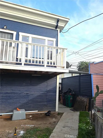 $1,350 | 918 Maine, Long Beach, CA 90813