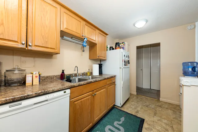 $163,000 | 2222 South Stewart Avenue, Unit 4K, Lombard, IL 60148