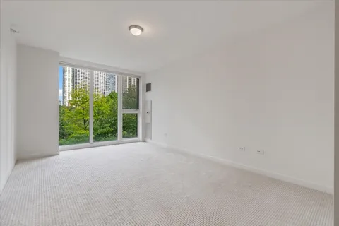$2,319,000 | 194 North Park Drive, Chicago, IL 60601