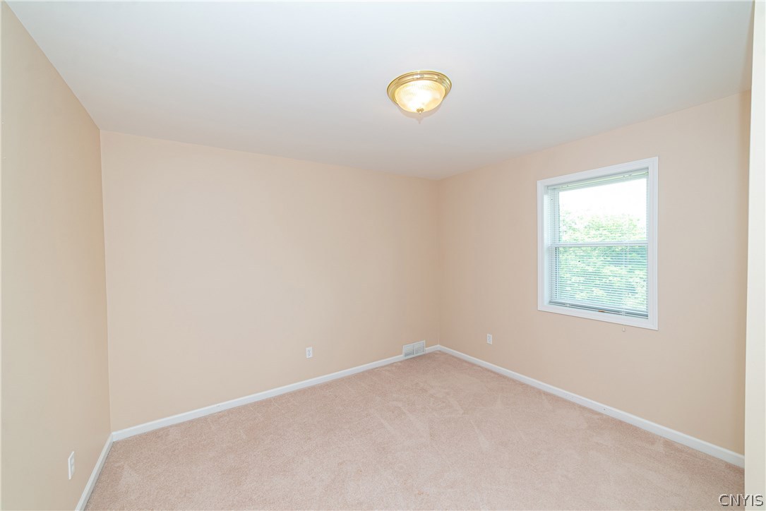 123 Peridot Drive Camillus, NY 13219 - Photo 21 of 36