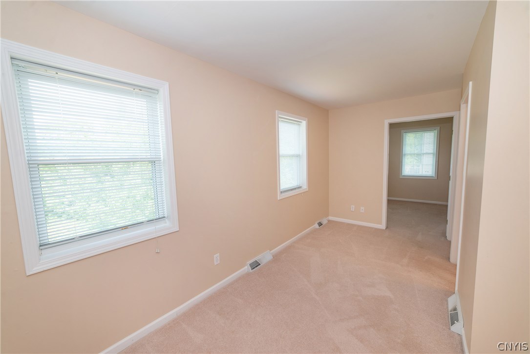 123 Peridot Drive Camillus, NY 13219 - Photo 22 of 36