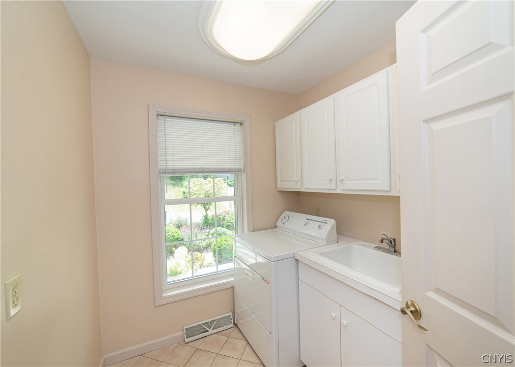 123 Peridot Drive Camillus, NY 13219 - Photo 27 of 36