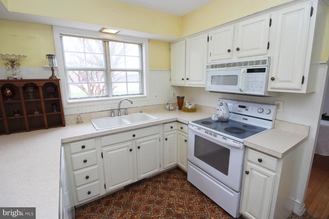 405 Calvary Road Churchville, MD 21028 - Photo 9 of 29 Kitchen