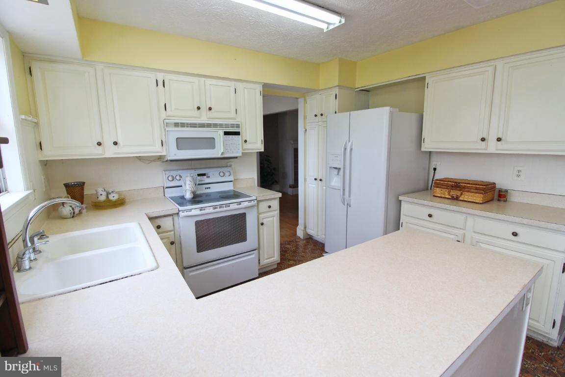 405 Calvary Road Churchville, MD 21028 - Photo 10 of 29 Kitchen