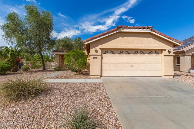 $319,900 | 23194 West Moonlight Path, Buckeye, AZ 85326