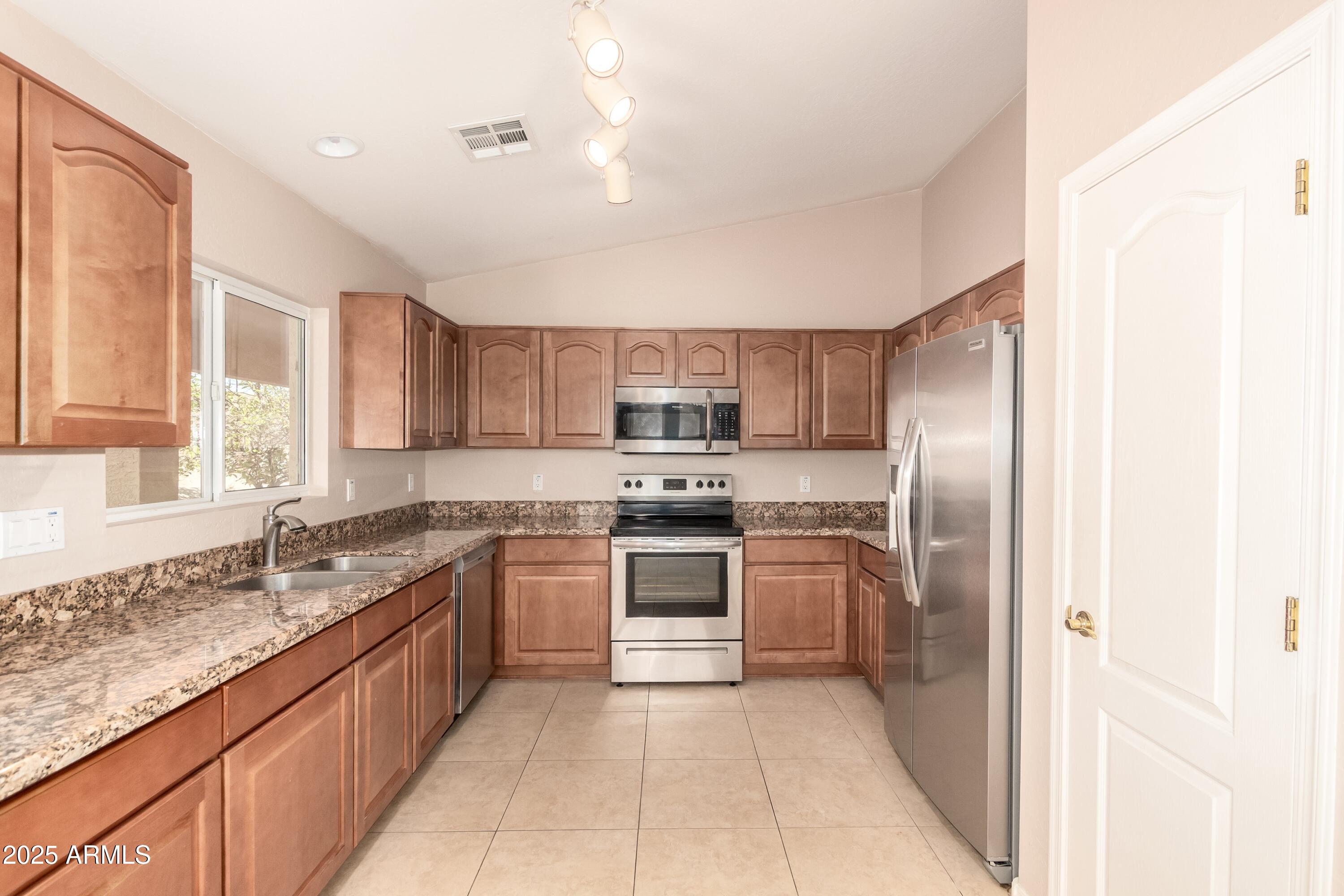 23194 West Moonlight Path Buckeye, AZ 85326 - Photo 14 of 33 14 - Moonlight