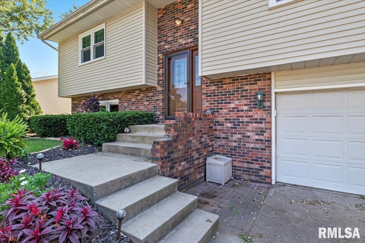 2908 East Griffiths Avenue Springfield, IL 62702 - Photo 4 of 36