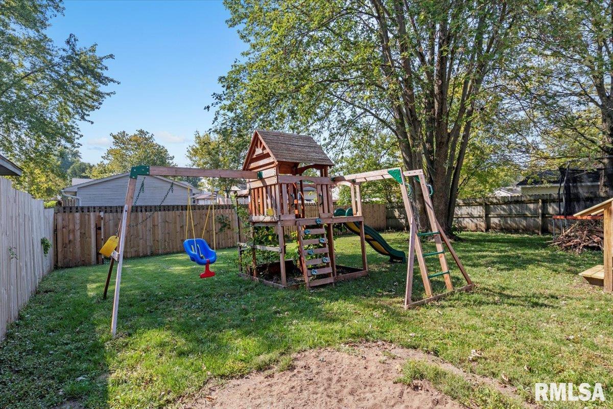 2908 East Griffiths Avenue Springfield, IL 62702 - Photo 8 of 36