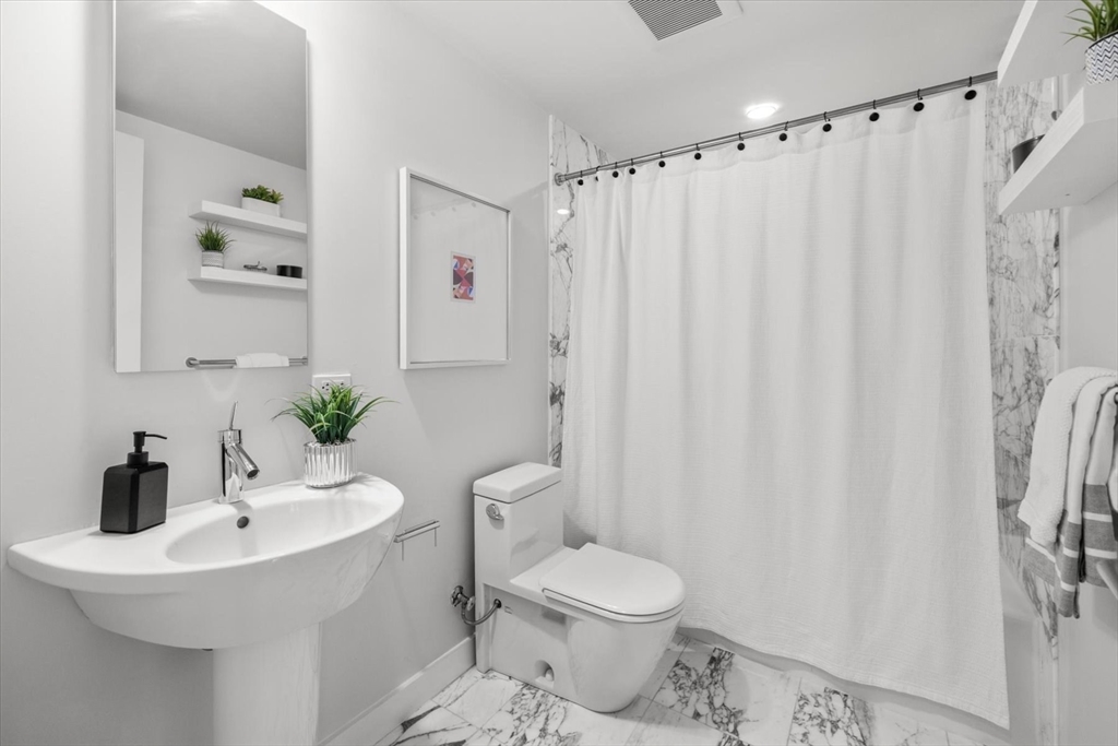 7 Warren Avenue, Unit 6 Boston, MA 02116 - Photo 23 of 33