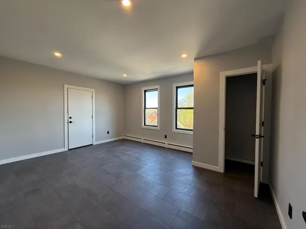 $2,000 | 19 Abbotsford Avenue, Unit 3, Newark, NJ 07106