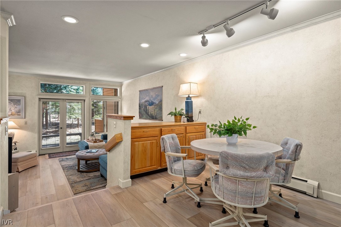931 Incline Way, Unit 230 Incline Village, NV 89451 - Photo 10 of 24 a room with dining table and chairs