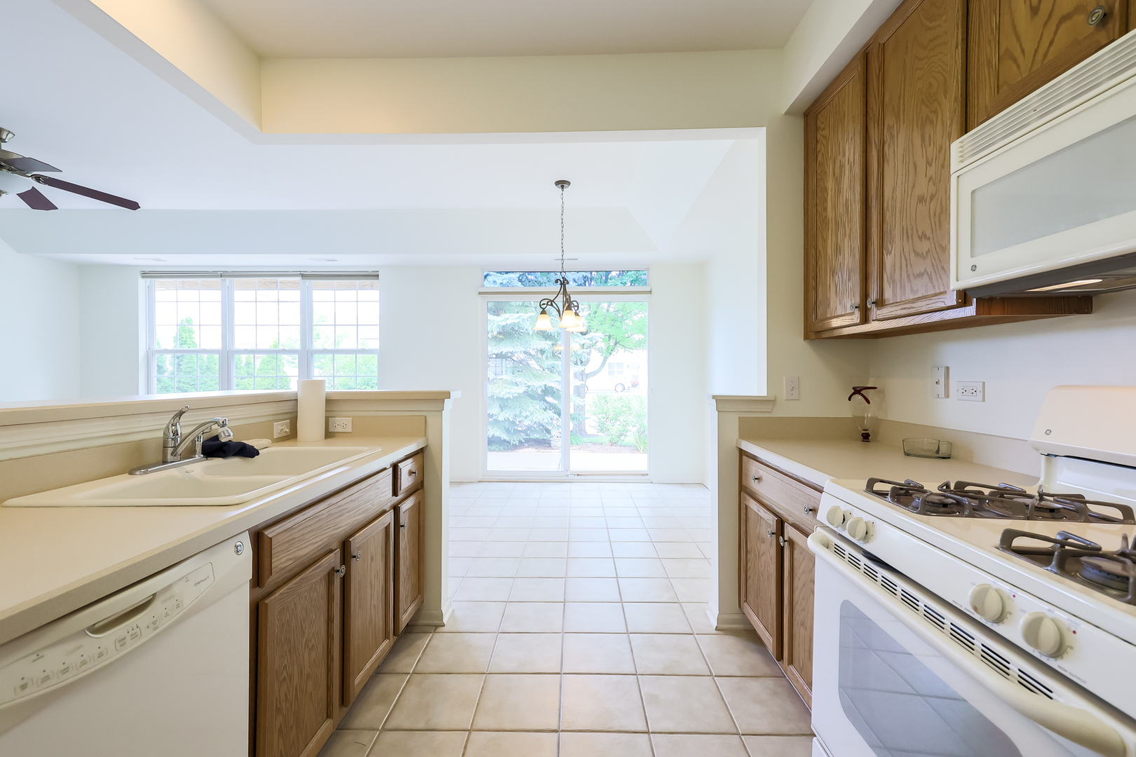 13548 Bonaire Road Huntley, IL 60142 - Photo 10 of 29 Gallery Image 10