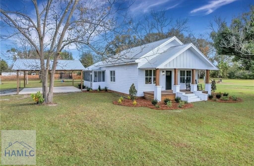 11038 Lanes Bridge Road Jesup, GA 31545 - Photo 1 of 14