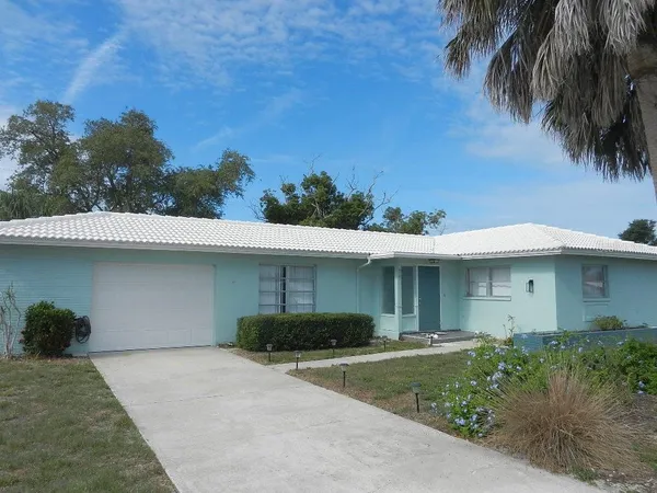 $219,000 | 216 Chardin Drive, Nokomis, FL 34275