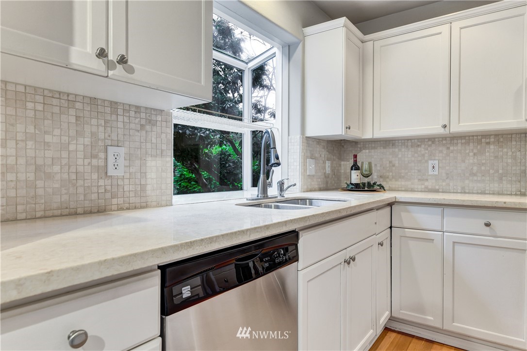 1807 Northeast 25th Place Renton, WA 98056 - Photo 14 of 33 Gallery Image 14