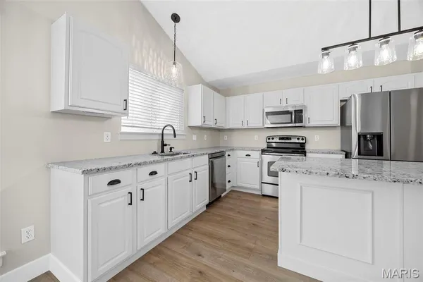 $3,500 | 8050 Knights Crossing Drive, O'Fallon, MO 63368