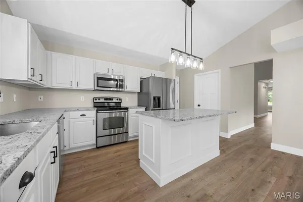 $3,500 | 8050 Knights Crossing Drive, O'Fallon, MO 63368