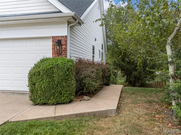 $3,500 | 8050 Knights Crossing Drive, O'Fallon, MO 63368