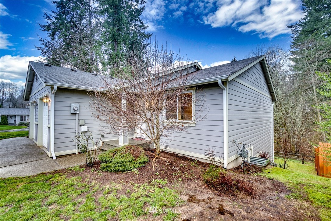 517 Radey Street, Unit F Port Orchard, WA 98366 - Photo 2 of 23 Gallery Image 2
