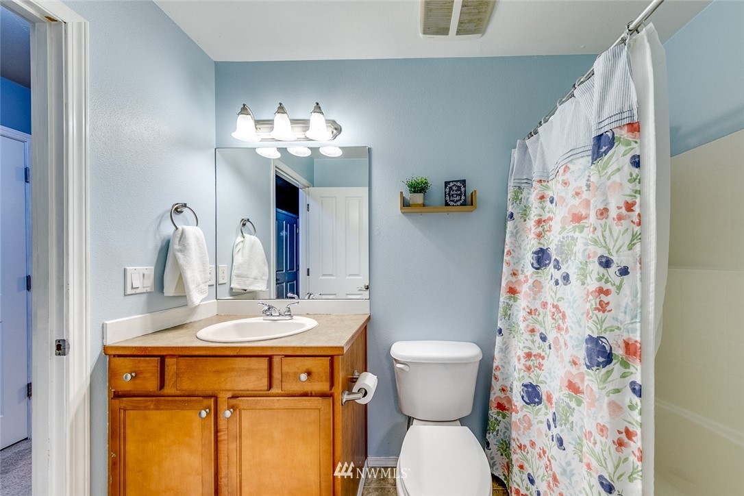 517 Radey Street, Unit F Port Orchard, WA 98366 - Photo 4 of 23 Gallery Image 4
