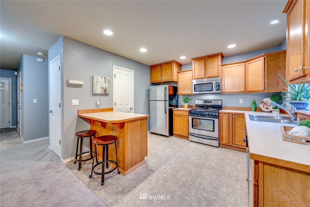 517 Radey Street, Unit F Port Orchard, WA 98366 - Photo 7 of 23 Gallery Image 7