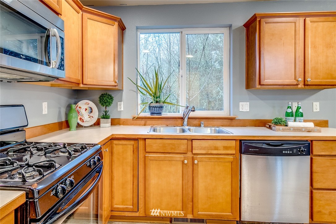 517 Radey Street, Unit F Port Orchard, WA 98366 - Photo 9 of 23 Gallery Image 9
