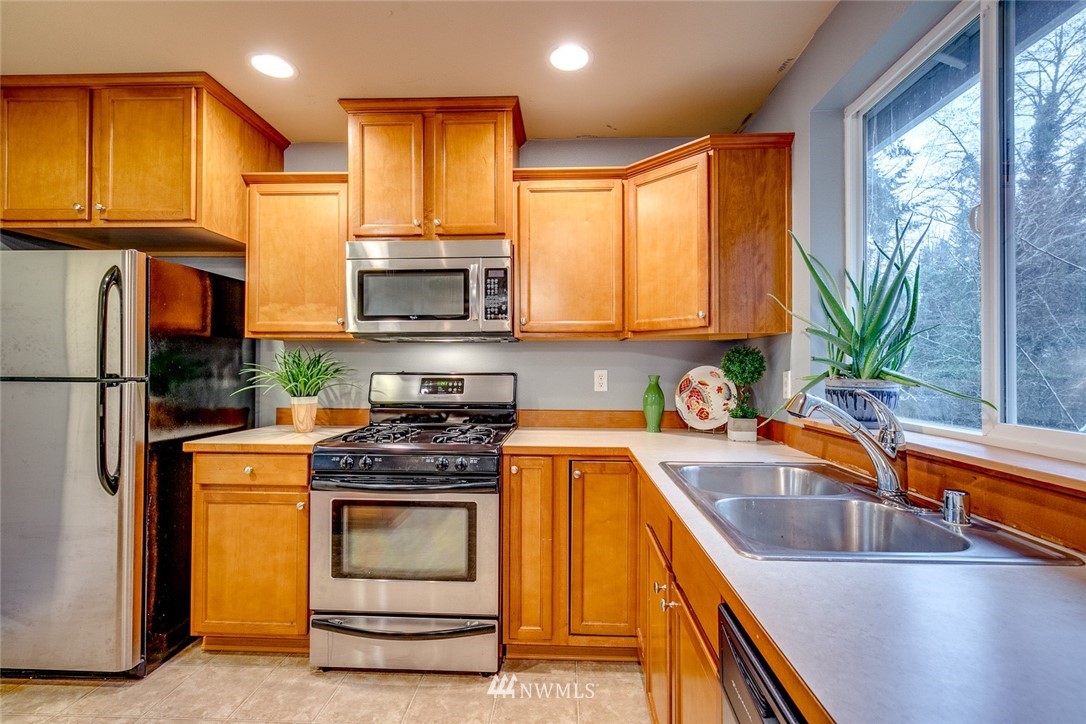 517 Radey Street, Unit F Port Orchard, WA 98366 - Photo 10 of 23 Gallery Image 10