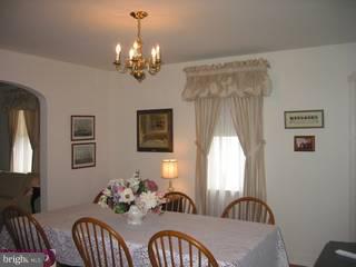 113 Academy Road Hatboro, PA 19040 - Photo 3 of 6 Gallery Image 3