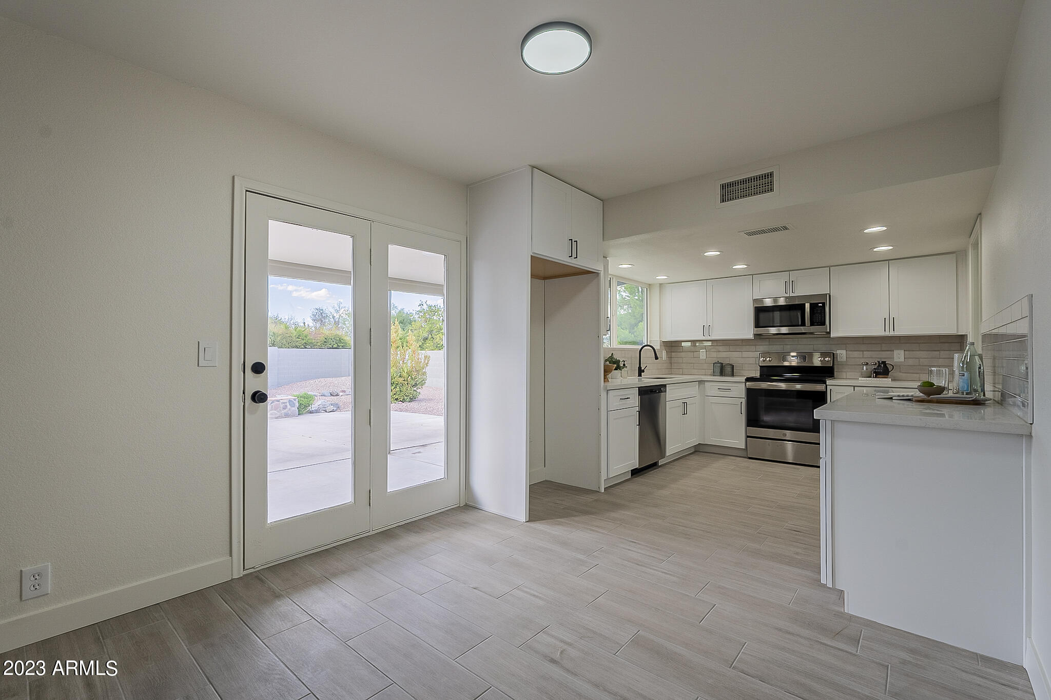 308 East Silver Creek Road Gilbert, AZ 85296 - Photo 16 of 46 Kitchen Dining Area