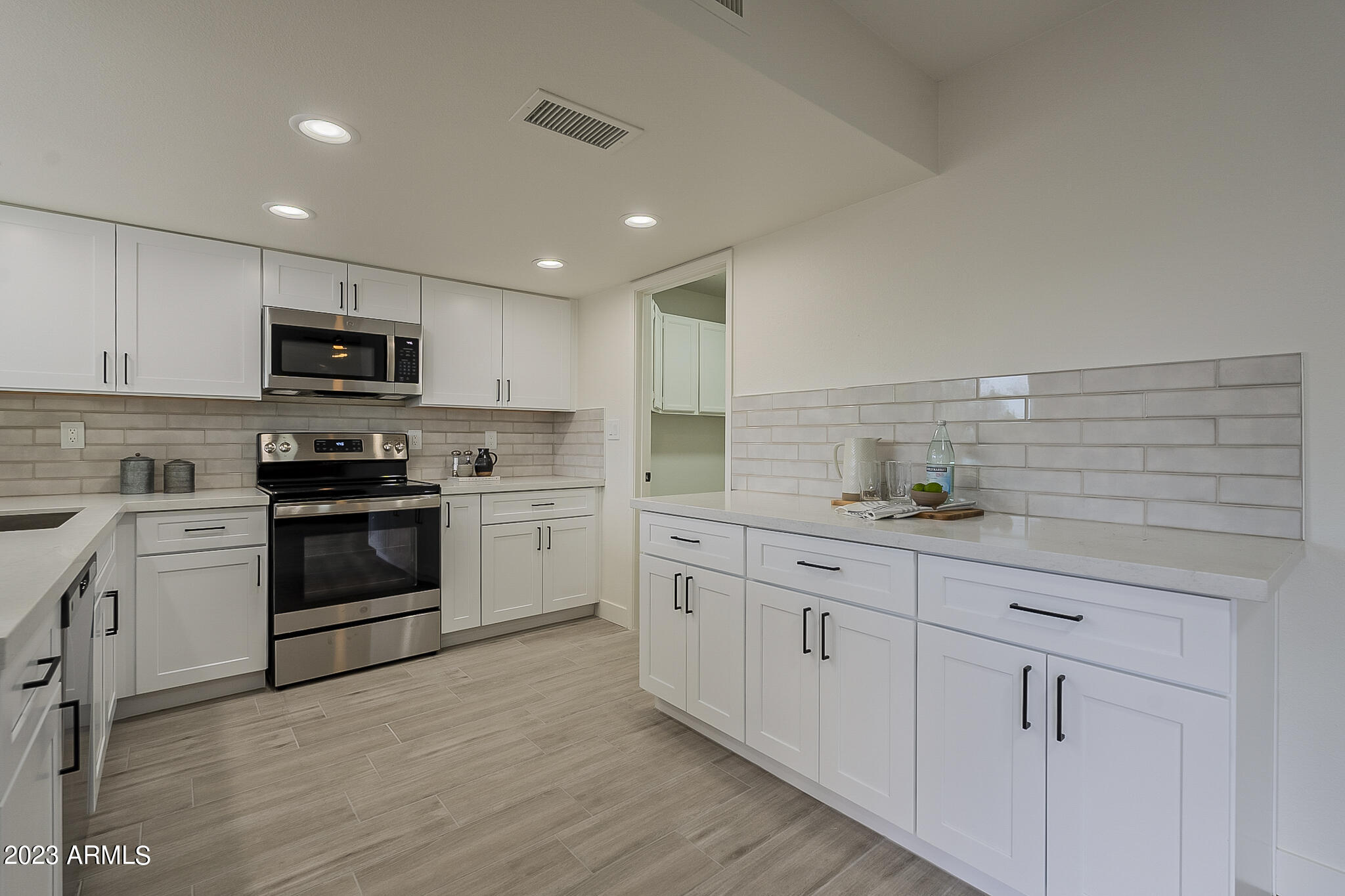 308 East Silver Creek Road Gilbert, AZ 85296 - Photo 19 of 46 Kitchen