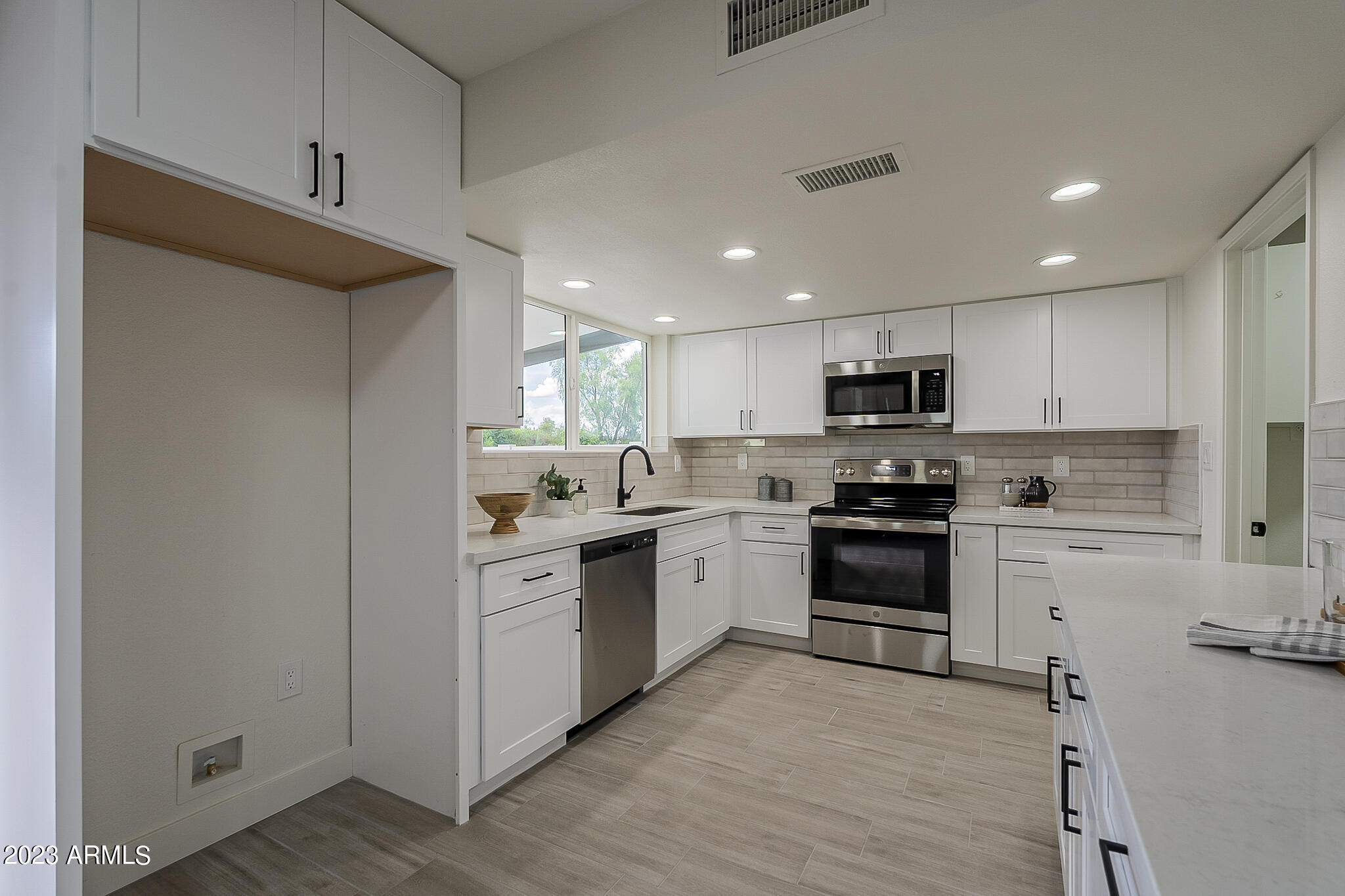 308 East Silver Creek Road Gilbert, AZ 85296 - Photo 21 of 46 Kitchen