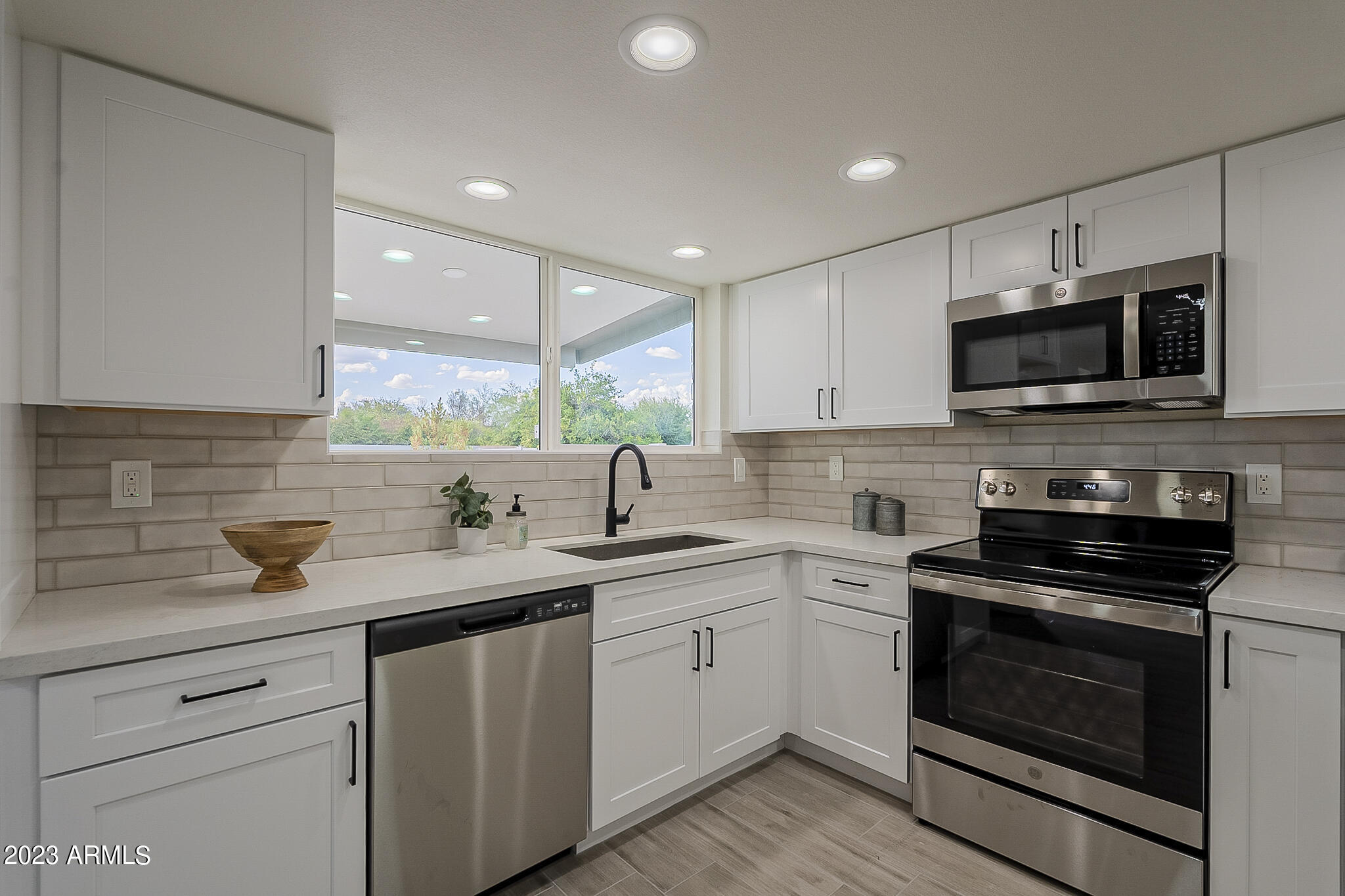 308 East Silver Creek Road Gilbert, AZ 85296 - Photo 22 of 46 Kitchen