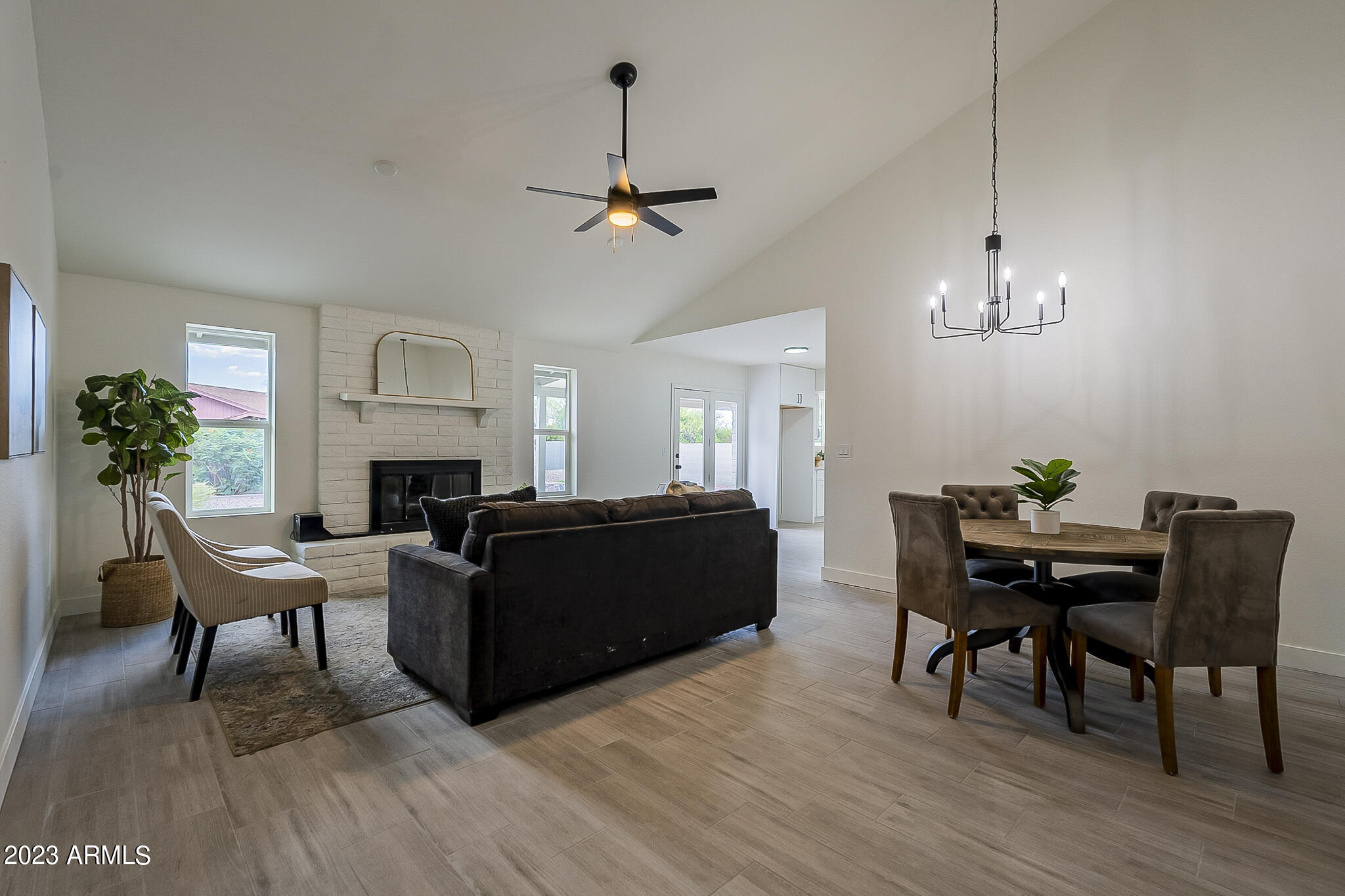 308 East Silver Creek Road Gilbert, AZ 85296 - Photo 10 of 46 Family Room