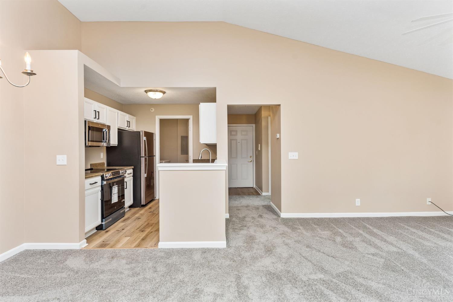 3414 North Bend Road, Unit 8 Cincinnati, OH 45247 - Photo 9 of 36
