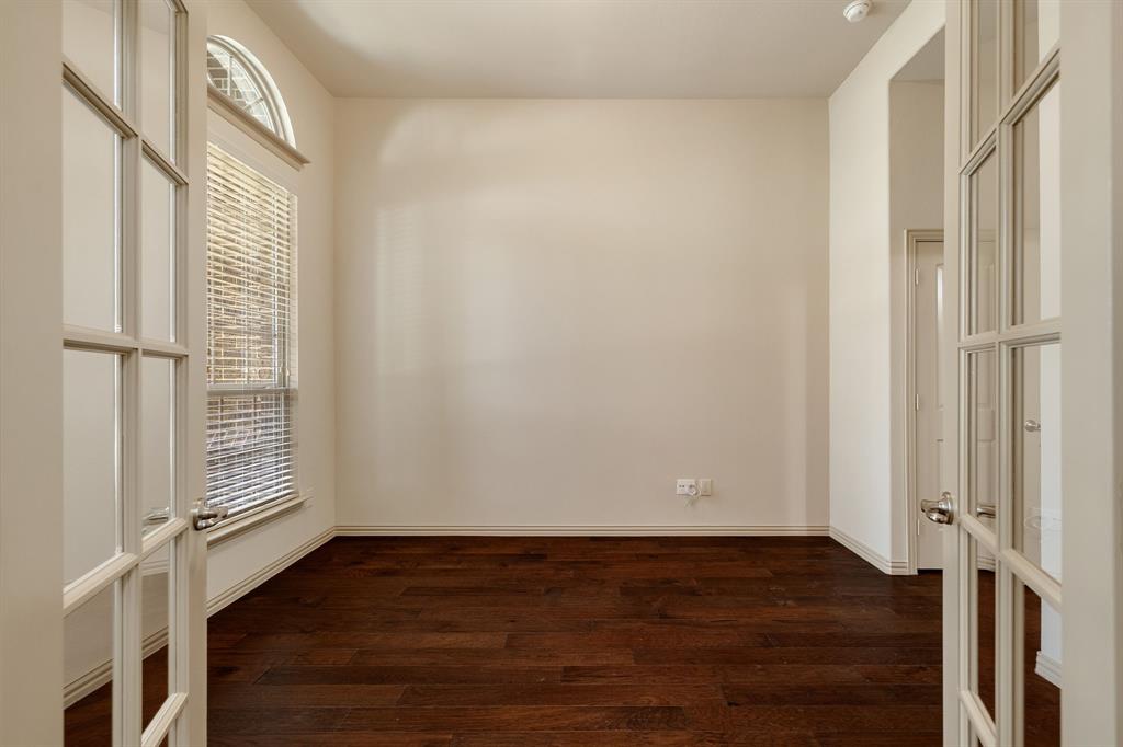 2234 Fallbrooke Drive Grand Prairie, TX 75050 - Photo 12 of 36