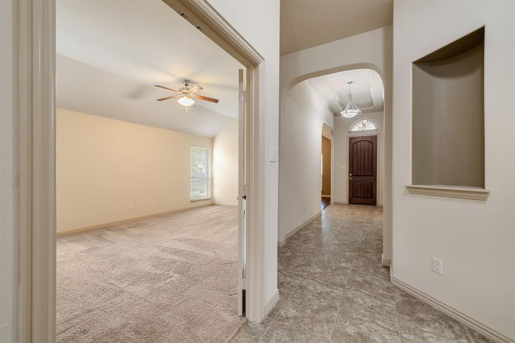 2234 Fallbrooke Drive Grand Prairie, TX 75050 - Photo 13 of 36