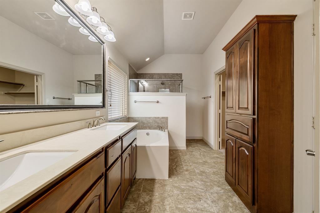 2234 Fallbrooke Drive Grand Prairie, TX 75050 - Photo 21 of 36